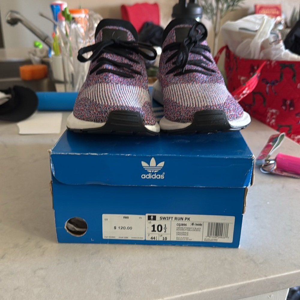 Adidas Swift Run - Picture 3 of 6